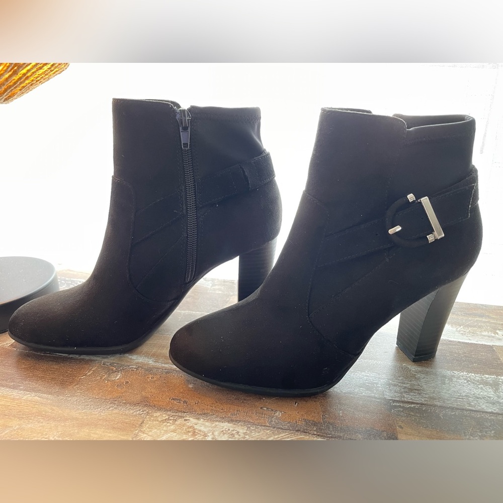 Size 6.5 - Picture 5 of 5